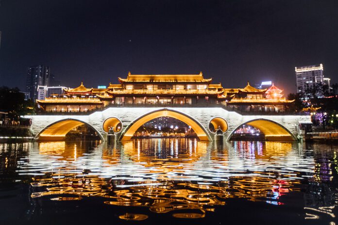 Kineski grad Chengdu ugostit će natjecanje LoL Mid-Season Invitational 2024.