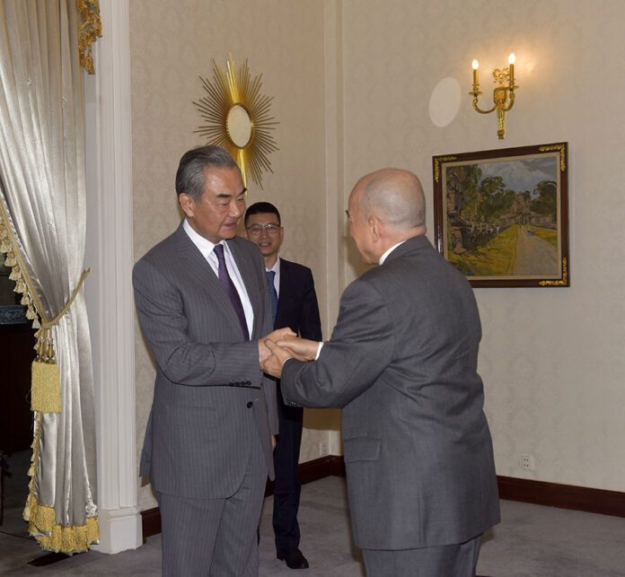 wang yi kambodža
