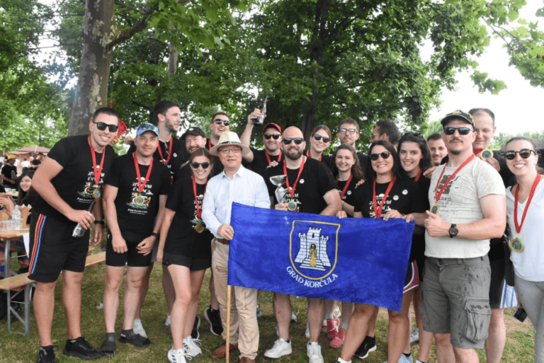 Kineski veleposlanik u Hrvatskoj Qi Qianjin nazočio 9. Natjecanje na zmačejevim čamcima povodom Blagdana Duanwu u Zagrebu