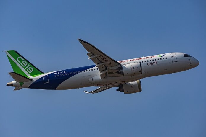 Kineski domaći zrakoplov C919 započeo redovne letove na relaciji Šangaj-Hong Kong