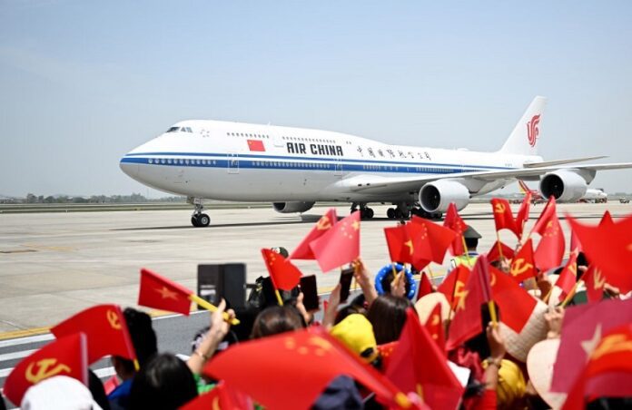 Xi stigao u Hanoi u državni posjet Vijetnamu