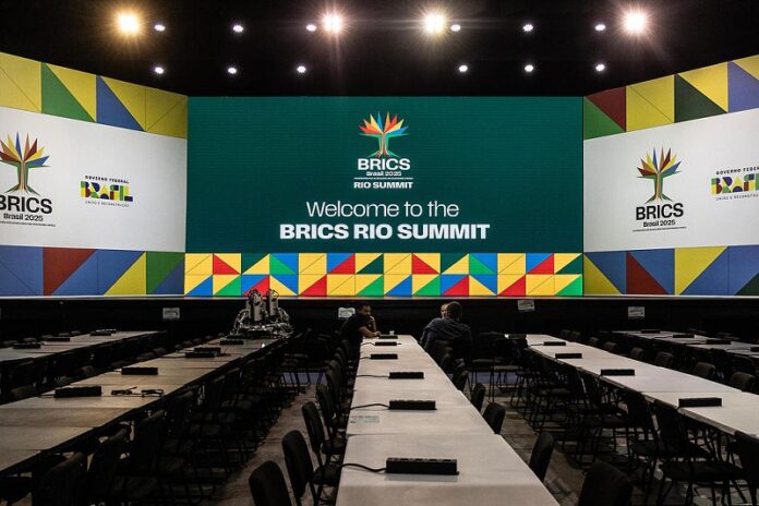 Kineski premijer sletio u Rio de Janeiro na 17. samit BRICS-a