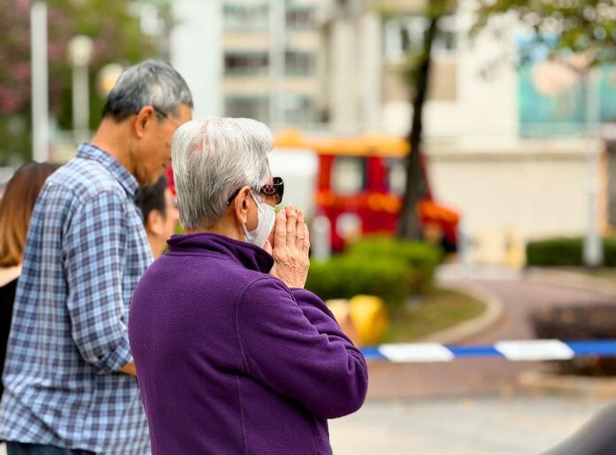 Hong Kong žali za žrtvama požara u Tai Pou dok se nastavljaju nastojanja da se pomogne