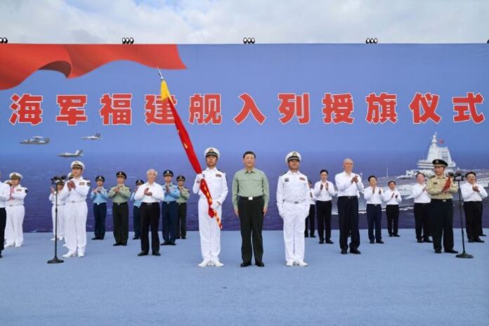 Xi prisustvovao puštanju u rad kineskog nosača zrakoplova Fujian u južnoj Kini
