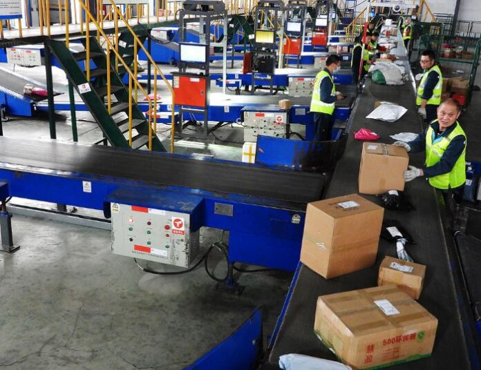 Promet kineskog sektora ekspresne dostave premašio 180 milijardi pošiljaka u godini