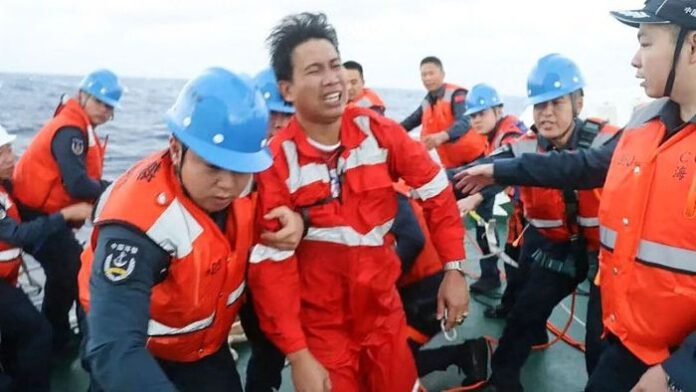Kineska vojska spasila 17 filipinskih mornara iz brodoloma u Južnom kineskom moru