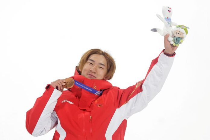 Su Yiming osvojio prvu medalju za Kinu na Igrama Milano-Cortina, težina u big airu raste