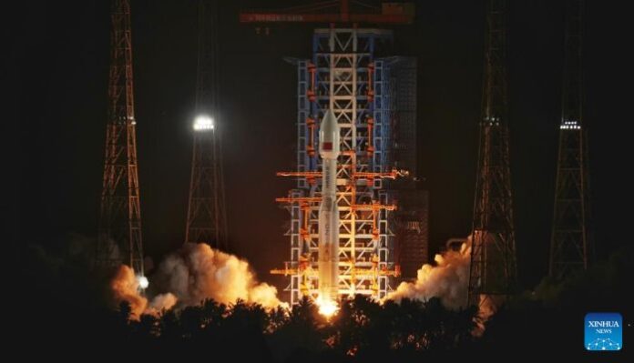 Kineska raketa Long March-8A lansira nove internetske satelite