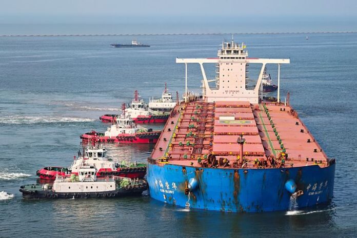 Teretni brod tvrtke COSCO Shipping postavio novi rekord po najvećem gazu u luci Tianjin