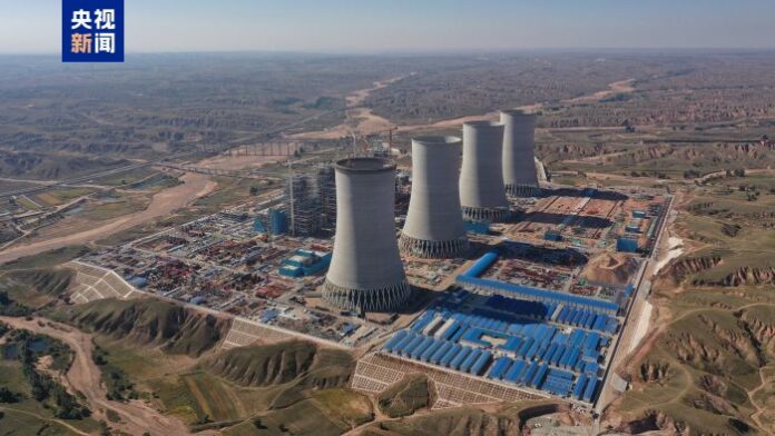 Kineska baza obnovljive energije Kubuqi dostigla je prekretnicu sa završena četiri hlađena tornja